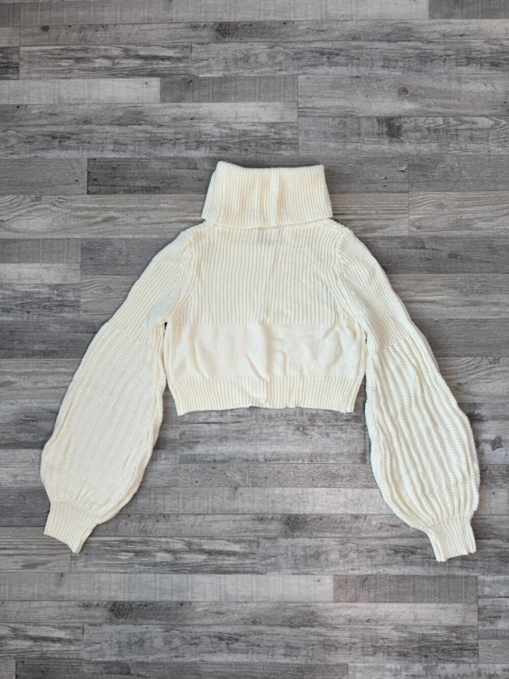 Judith March ivory cropped balloon sleeve sweater fits like medium K19 - Picture 6 of 6